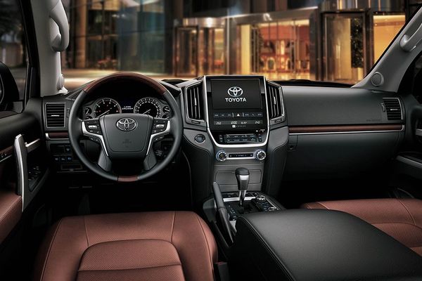 2019 Toyota Land Cruiser interior