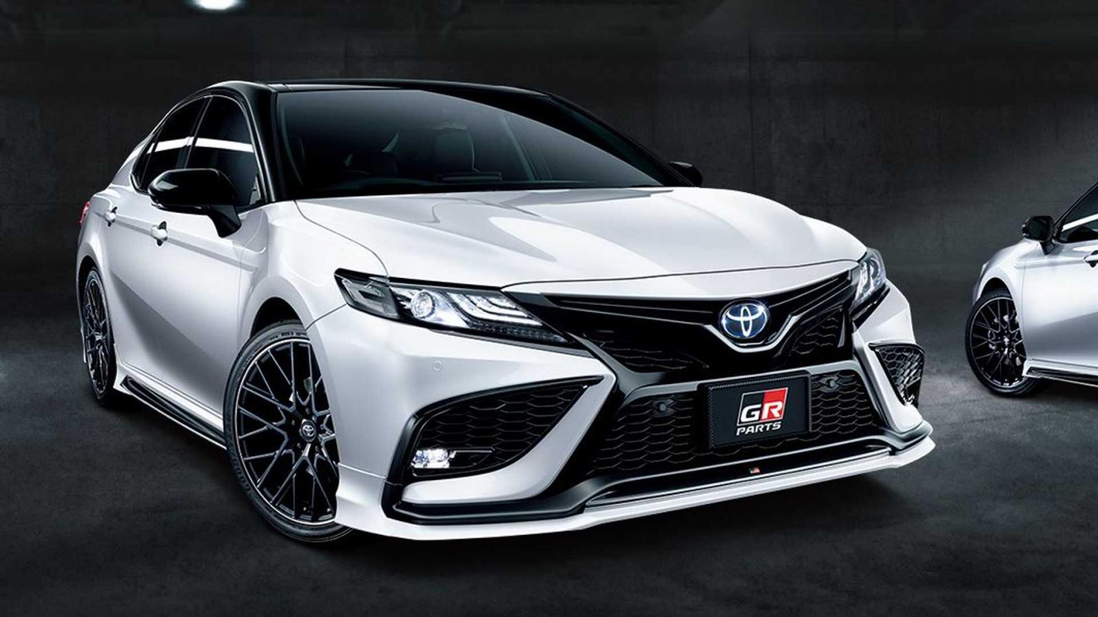 Toyota Camry vs Honda Accord 2022 Which one is suitable to you?
