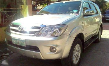 TOYOTA Fortuner g 2006 diesel matic no issue 570k only