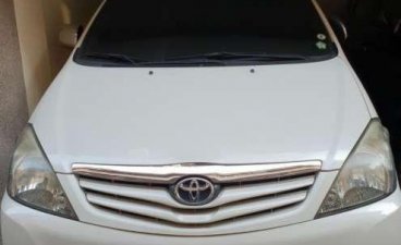 Toyota Innova G Diesel AT 2012 Pearl White