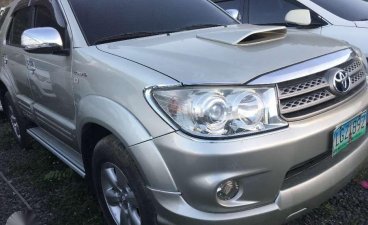 2011 Toyota Fortuner 3.0 V 4x4 AT Top of the Line CRDI Turbo