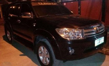 FOR SALE : TOYOTA Fortuner 2011 Diesel Automatic transmission