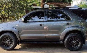 SELLING Toyota Fortuner 2009