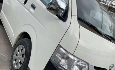2018 Toyota Hiace Commuter manual white