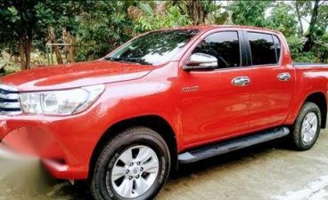 SELLING TOYOTA Hilux G 4x4 Auto 2016