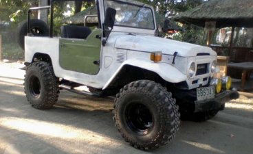 SELLING TOYOTA Land Cruiser fj40 4x4