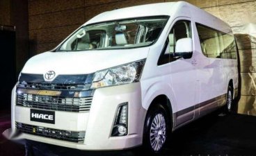 Toyota Hiace Commuter Deluxe 2019