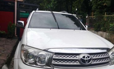 For sale Toyota Fortuner white 2009