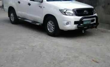TOYOTA Hilux 2010 diesel manual very good condition