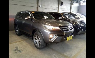 2016 Toyota Fortuner 2.4 V Diesel 4x2 AT SUV 