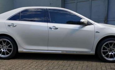 Toyota Camry 2.5V Pearlwhite for sale 