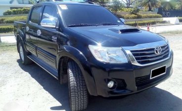 2O15 TOYOTA HILUX G Top 0f The Line 4x4 