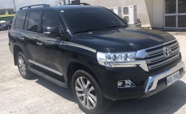 Selling 2nd Hand (Used) Toyota Land Cruiser 2018 in Pasig