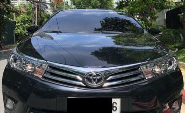 Selling 2nd Hand (Used) Toyota Altis 2014 Automatic Gasoline at 50000 in Makati