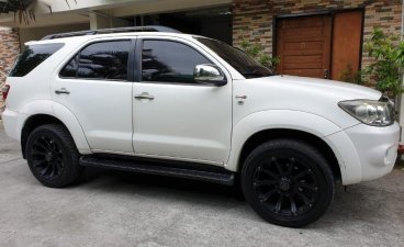 Selling White Toyota Fortuner 2011 at 80000 for sale