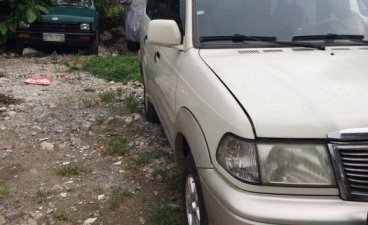 Selling Used Toyota Revo 2002 in Pasig