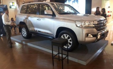 Selling New Toyota Land Cruiser 2019 in Makati