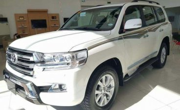 Selling New Toyota Land Cruiser 2019 Automatic Diesel in Makati