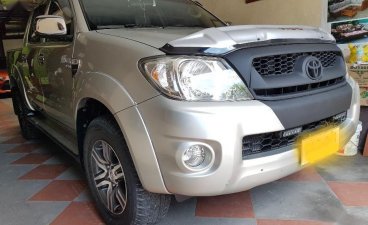 Selling Toyota Hilux 2012 Manual Diesel in Quezon City