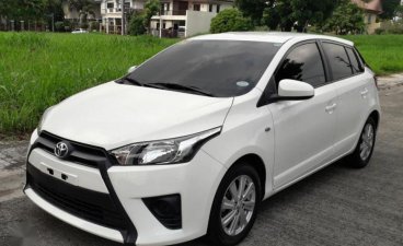 White Toyota Yaris 2016 at 32093 km for sale in Quezon City