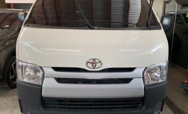 Selling White Toyota Hiace 2017 Van in Quezon City
