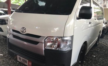 Selling White Toyota Hiace 2017 in Manual