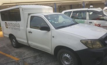 Sell 2nd Hand 2011 Toyota Hilux Van in Manila