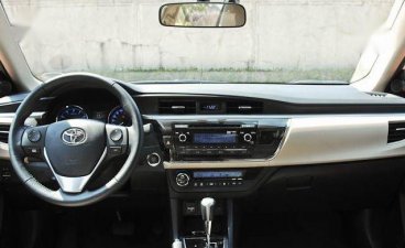 2nd Hand Toyota Corolla Altis 2014 Automatic Gasoline for sale in Taguig