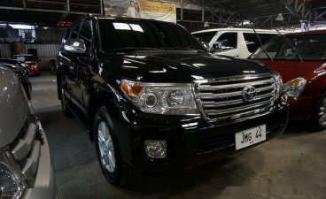 Selling Black Toyota Land Cruiser 2015 at 30000 km in Makati