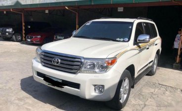 Selling Toyota Land Cruiser 2012 Automatic Diesel in Manila