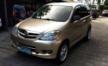 Selling Gold Toyota Avanza 2009 at 89,882 km in Cainta