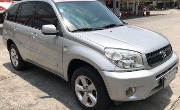 Selling 2nd Hand Toyota Rav4 2004 in Caloocan