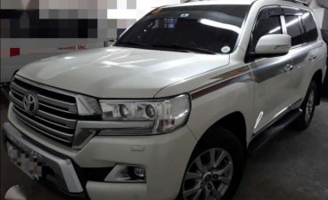 Selling Toyota Land Cruiser 2017 at 20000 km in Angono