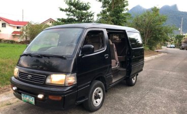 Sell 2nd Hand Toyota Hiace Van in Santo Tomas