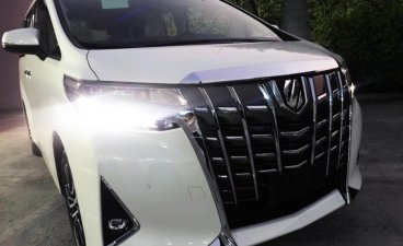 Selling Pearl White Toyota Alphard 2019 Automatic Gasoline in Quezon City