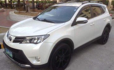 White Toyota Rav4 2013 for sale in Mandaluyong