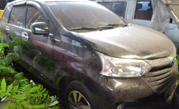 Selling Black Toyota Avanza 2016 at 56000 km 