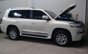 Selling Brand New Toyota Land Cruiser 2019 Automatic Diesel in Quezon City