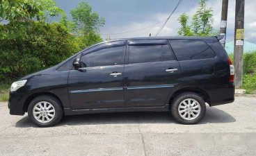 Selling Black Toyota Innova 2015 at 40600 km 