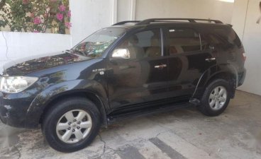 Sell 2nd Hand 2011 Toyota Fortuner Automatic Gasoline in Parañaque