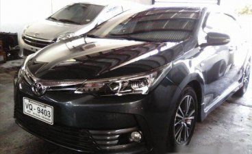 Selling Grey Toyota Corolla Altis 2017 in Manila