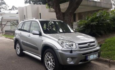 2nd Hand Toyota Rav4 2004 Automatic Gasoline for sale in Mandaluyong