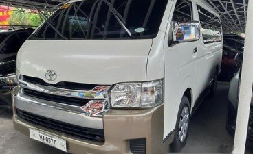 Sell White 2017 Toyota Hiace at 18000 km 