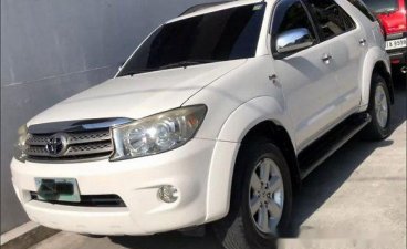 Selling White Toyota Fortuner 2011 Automatic Diesel 