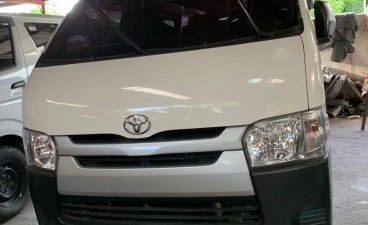 Selling White Toyota Hiace 2018 in Quezon City