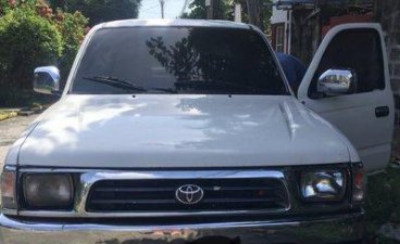 Sell White 1999 Toyota Hilux Manual Diesel at 125000 km 