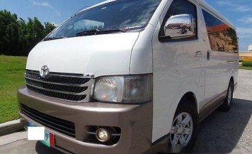 Selling White Toyota Hiace 2011 in Quezon City 