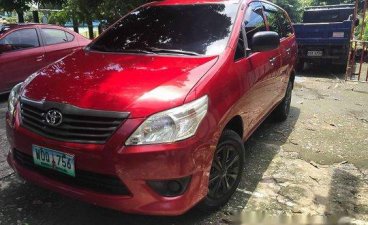 Selling Red Toyota Innova 2014 at 181000 km