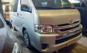White Toyota Hiace 2018 at 43000 km for sale
