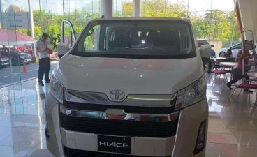 Selling Toyota Hiace 2020 in Makati